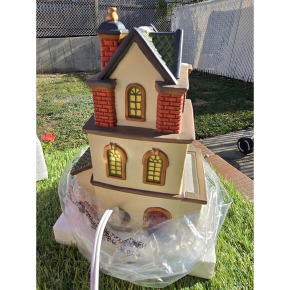 Vtg Town Square Collectibles WOODSIDE WATCH MAKER Christmas Village New In Box - Picture 8 of 10